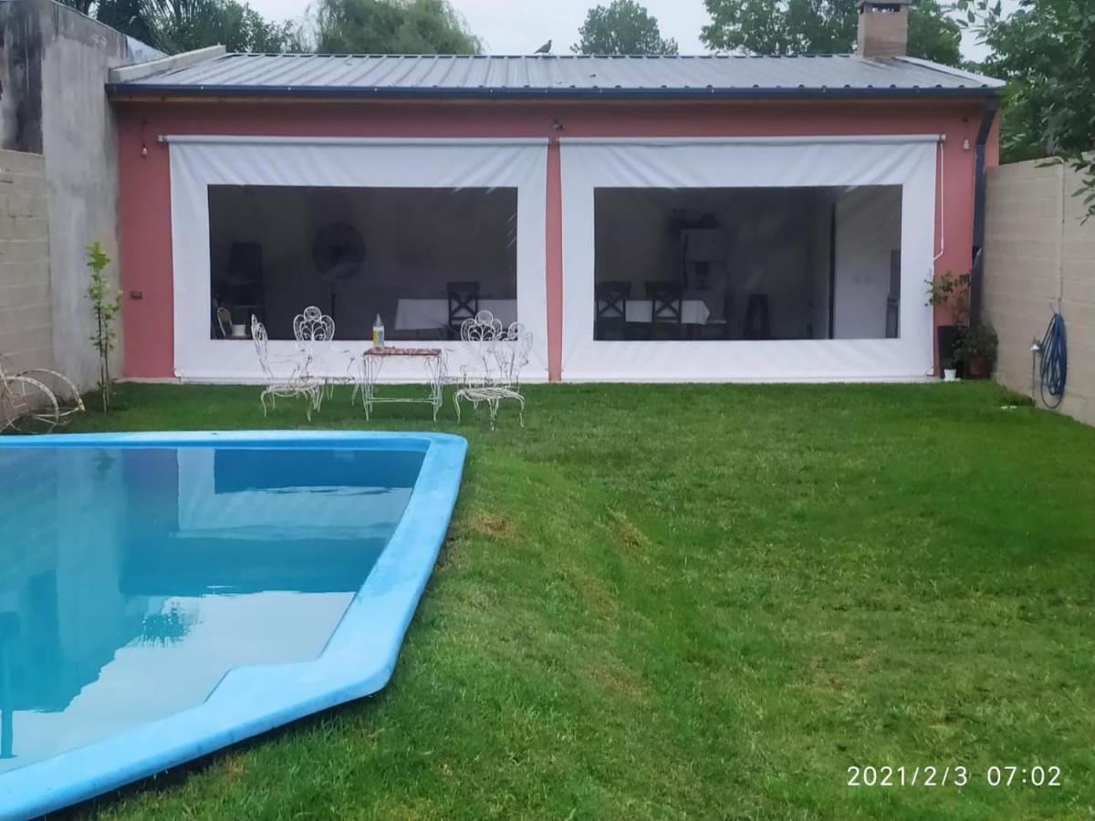 Casita Casa Con Parque, Estacionamiento Y Pileta En Tigre Villa Luaran gambar
